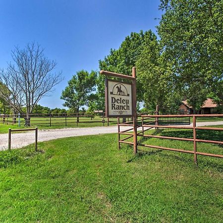 Texas Cabin On 130 Acres Walk To Lake Ray Roberts Collinsville Esterno foto