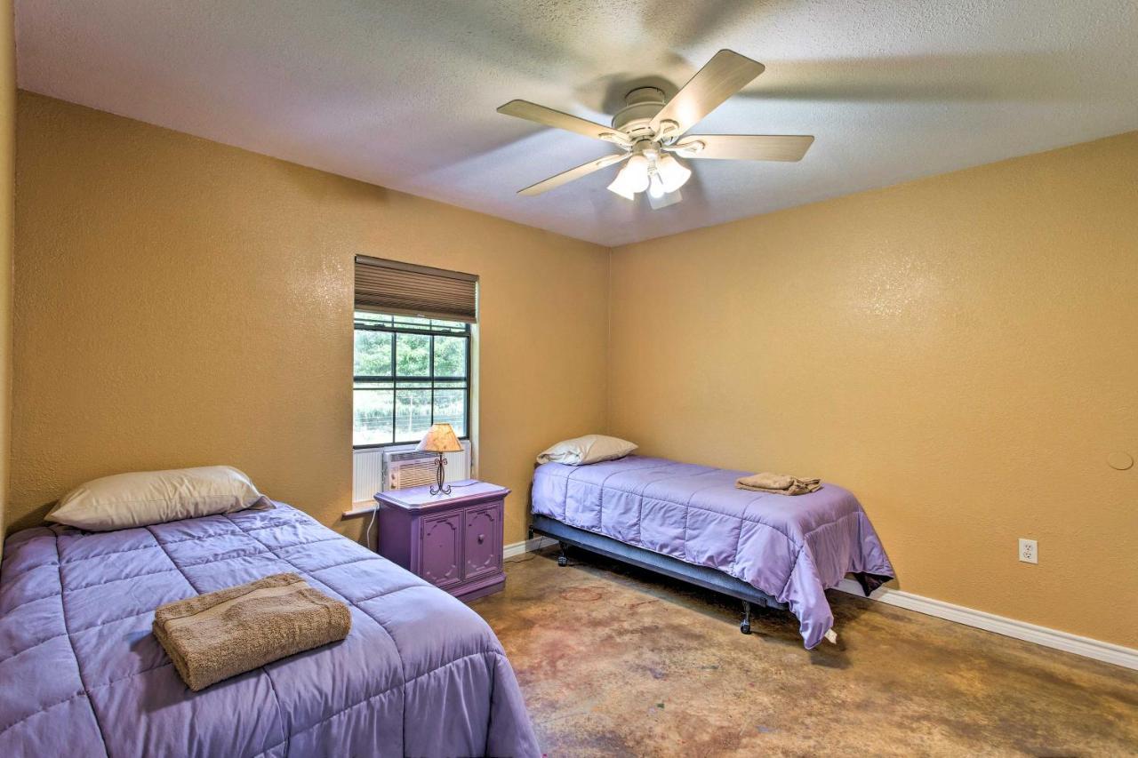 Texas Cabin On 130 Acres Walk To Lake Ray Roberts Collinsville Esterno foto