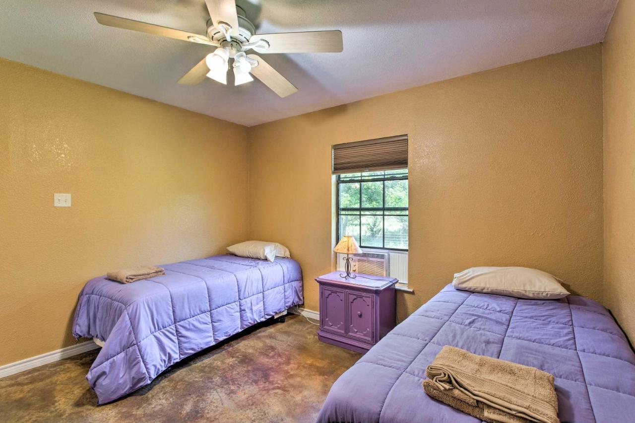 Texas Cabin On 130 Acres Walk To Lake Ray Roberts Collinsville Esterno foto