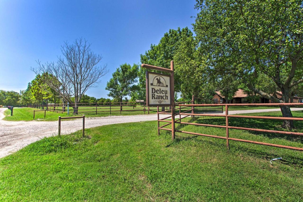 Texas Cabin On 130 Acres Walk To Lake Ray Roberts Collinsville Esterno foto
