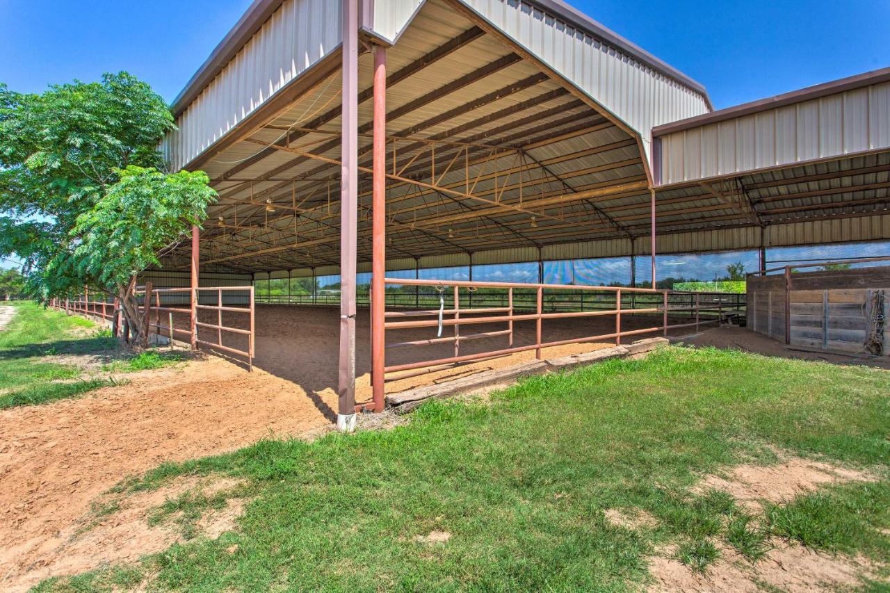 Texas Cabin On 130 Acres Walk To Lake Ray Roberts Collinsville Esterno foto